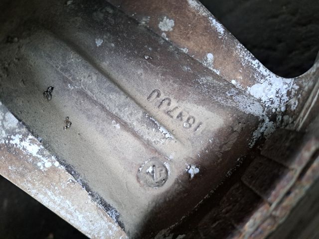 bontott TOYOTA RAV 4 Alufelni Gumival (1 db)