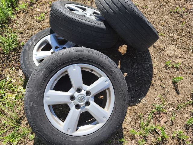 bontott TOYOTA RAV 4 Alufelni Szett