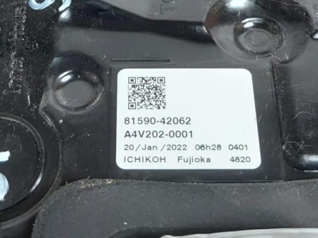 bontott TOYOTA RAV 4 Bal Belső Hátsó Lámpa