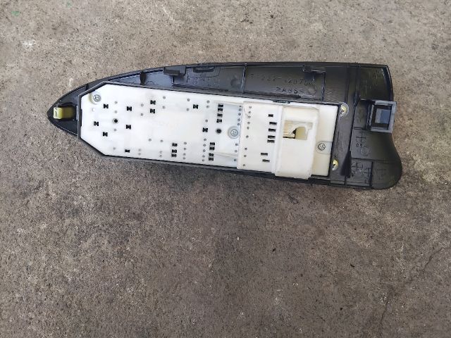 bontott TOYOTA RAV 4 Bal első Ablakemelő Kapcsoló