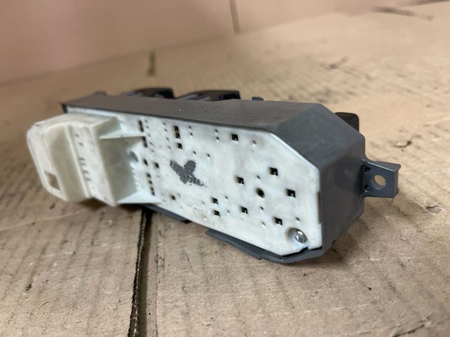 bontott TOYOTA RAV 4 Bal első Ablakemelő Kapcsoló