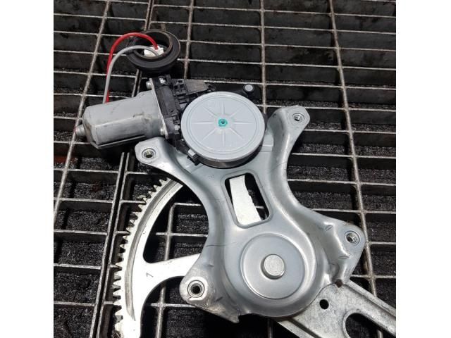 bontott TOYOTA RAV 4 Bal első Ablakemelő Szerkezet (Elektromos)