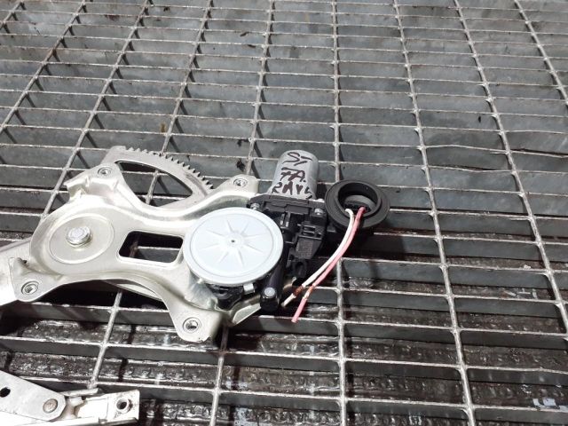 bontott TOYOTA RAV 4 Bal első Ablakemelő Szerkezet (Elektromos)