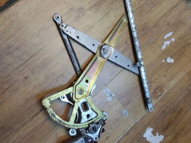 bontott TOYOTA RAV 4 Bal első Ablakemelő Szerkezet (Elektromos)