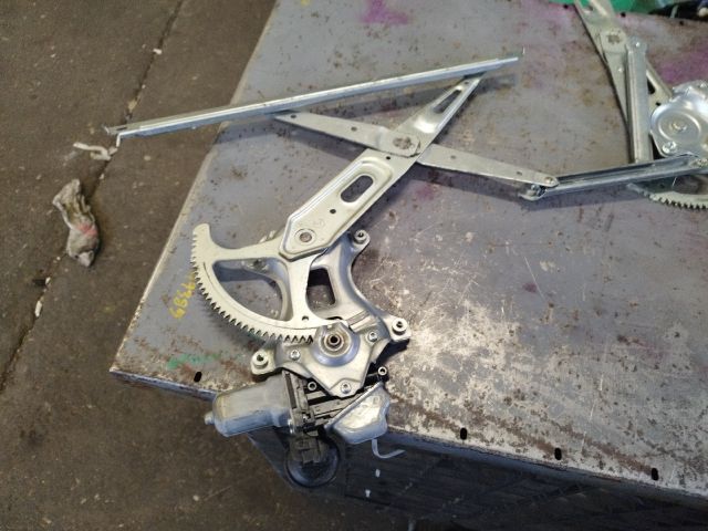 bontott TOYOTA RAV 4 Bal első Ablakemelő Szerkezet (Elektromos)