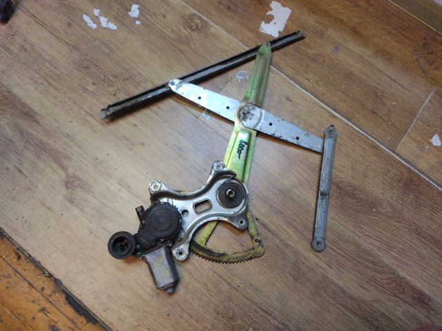 bontott TOYOTA RAV 4 Bal első Ablakemelő Szerkezet (Elektromos)