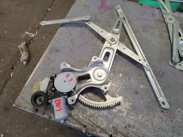 bontott TOYOTA RAV 4 Bal első Ablakemelő Szerkezet (Elektromos)