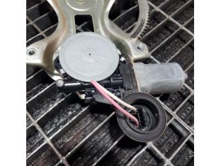 bontott TOYOTA RAV 4 Bal első Ablakemelő Szerkezet (Elektromos)