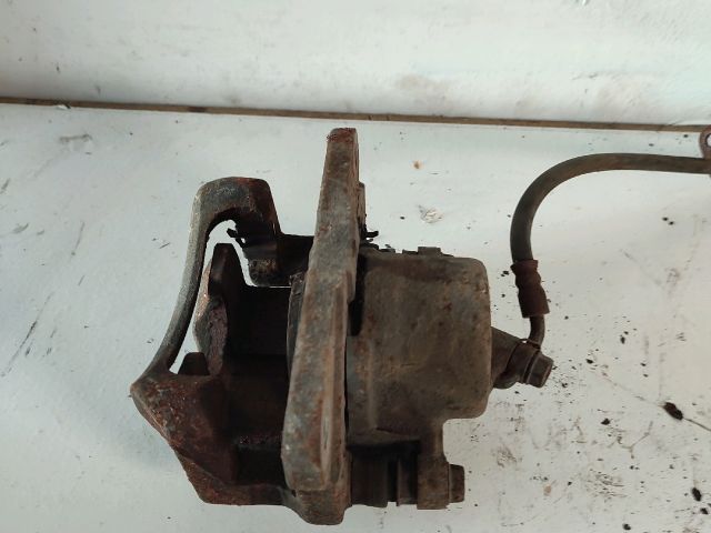 bontott TOYOTA RAV 4 Bal első Féknyereg Munkahengerrel