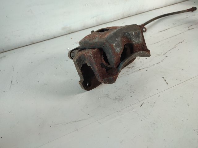 bontott TOYOTA RAV 4 Bal első Féknyereg Munkahengerrel