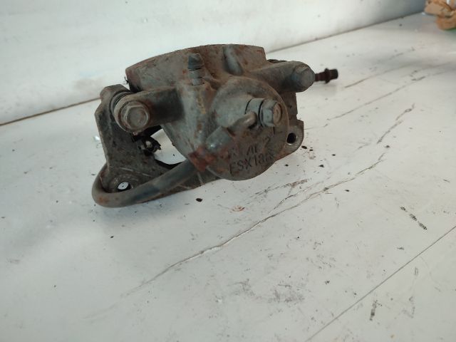 bontott TOYOTA RAV 4 Bal első Féknyereg Munkahengerrel