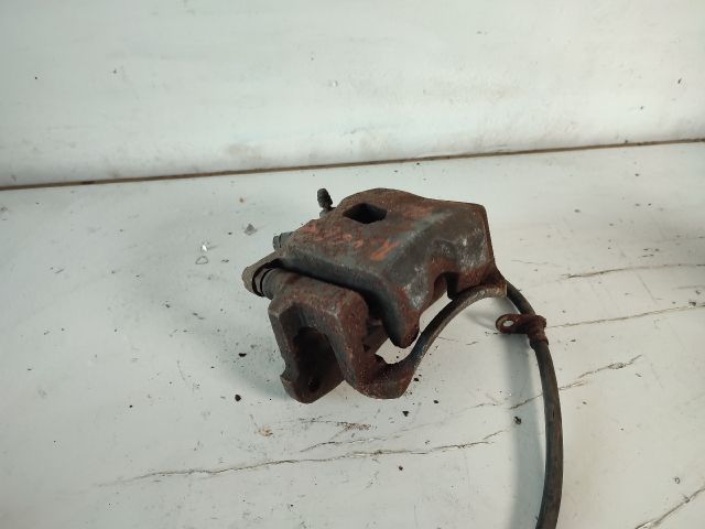 bontott TOYOTA RAV 4 Bal első Féknyereg Munkahengerrel