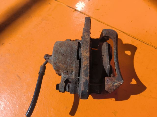 bontott TOYOTA RAV 4 Bal első Féknyereg Munkahengerrel