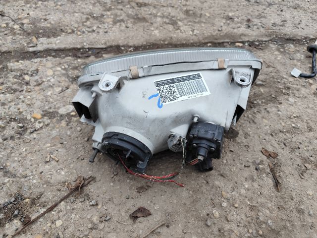 bontott TOYOTA RAV 4 Bal első Lámpabúra