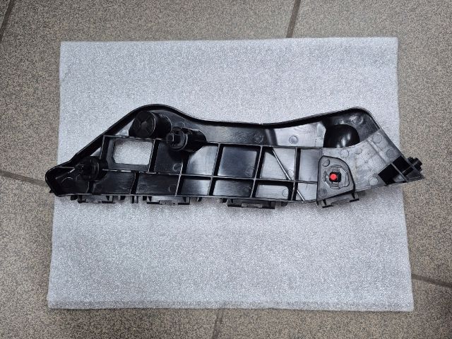 bontott TOYOTA RAV 4 Bal első Lökhárító Tartó (Műanyag)