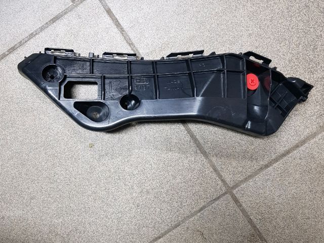 bontott TOYOTA RAV 4 Bal első Lökhárító Tartó (Műanyag)