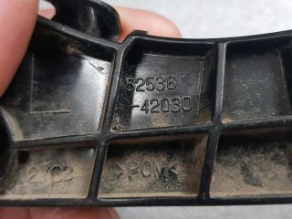 bontott TOYOTA RAV 4 Bal első Lökhárító Tartó (Műanyag)