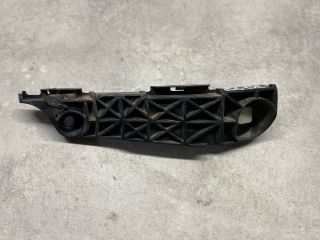 bontott TOYOTA RAV 4 Bal első Lökhárító Tartó (Műanyag)