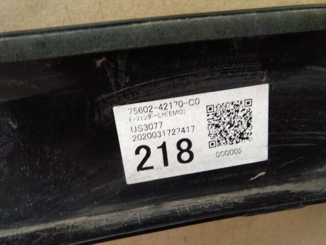 bontott TOYOTA RAV 4 Bal első Sárvédő Díszléc