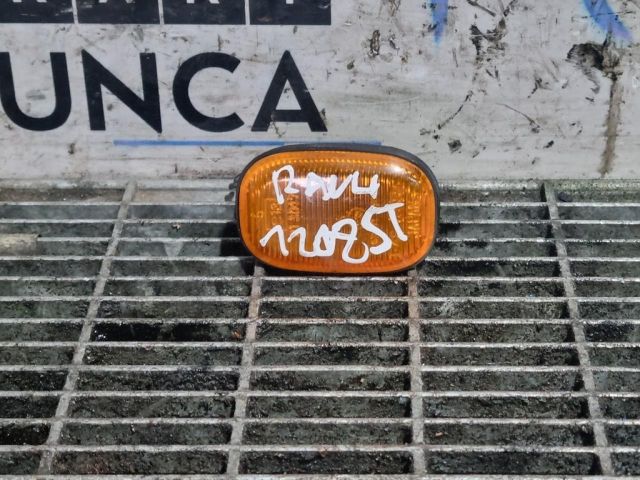 bontott TOYOTA RAV 4 Bal első Sárvédő Irányjelző