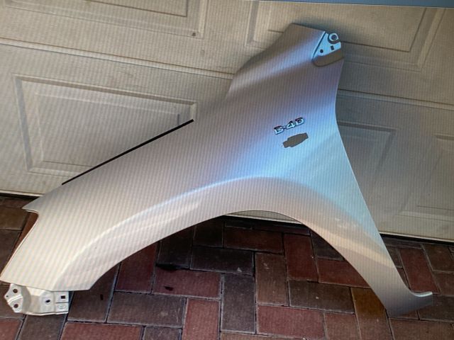 bontott TOYOTA RAV 4 Bal első Sárvédő