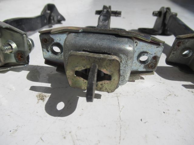 bontott TOYOTA RAV 4 Bal első Zsanér