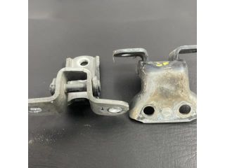 bontott TOYOTA RAV 4 Bal első Zsanér