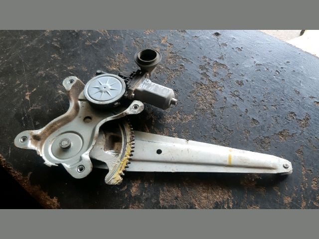 bontott TOYOTA RAV 4 Bal hátsó Ablakemelő Szerkezet (Elektromos)