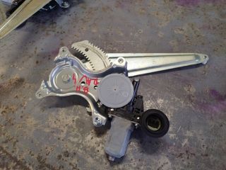 bontott TOYOTA RAV 4 Bal hátsó Ablakemelő Szerkezet (Elektromos)