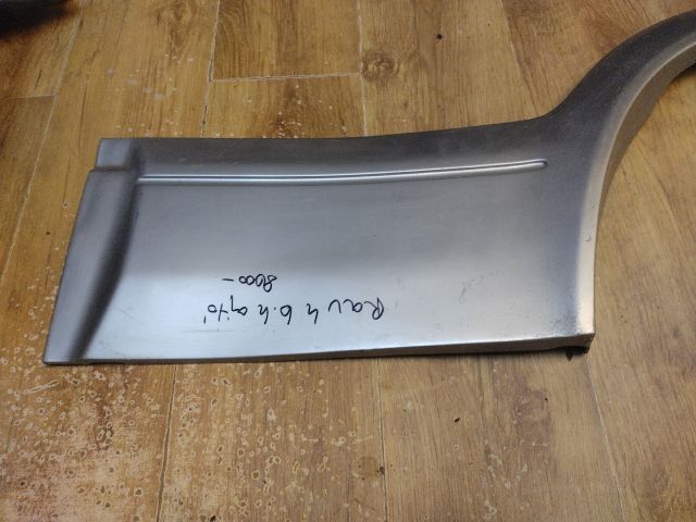 bontott TOYOTA RAV 4 Bal hátsó Ajtó Díszléc