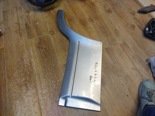 bontott TOYOTA RAV 4 Bal hátsó Ajtó Díszléc