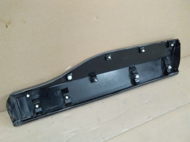 bontott TOYOTA RAV 4 Bal hátsó Ajtó Díszléc