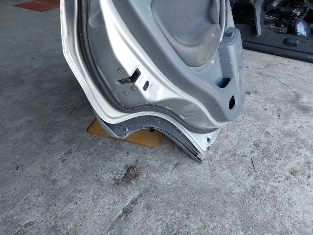 bontott TOYOTA RAV 4 Bal hátsó Ajtó (Részeivel)