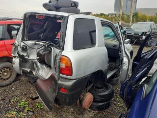 bontott TOYOTA RAV 4 Bal hátsó Csonkállvány Kerékaggyal