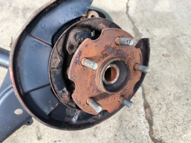 bontott TOYOTA RAV 4 Bal hátsó Csonkállvány Kerékaggyal