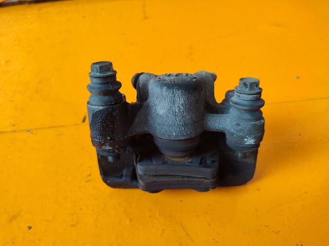 bontott TOYOTA RAV 4 Bal hátsó Féknyereg Munkahengerrel