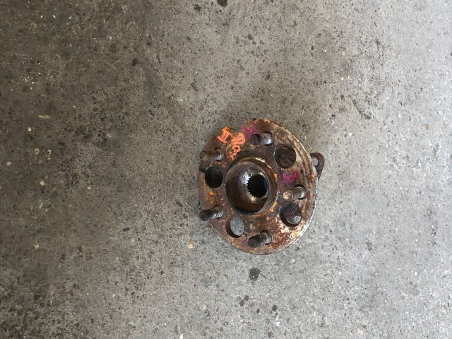 bontott TOYOTA RAV 4 Bal hátsó Kerékagy