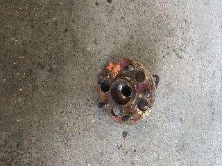 bontott TOYOTA RAV 4 Bal hátsó Kerékagy