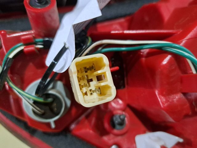 bontott TOYOTA RAV 4 Bal Hátsó Lámpa