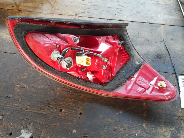 bontott TOYOTA RAV 4 Bal Hátsó Lámpa