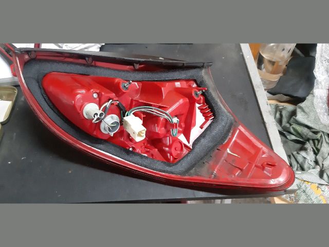 bontott TOYOTA RAV 4 Bal Hátsó Lámpa