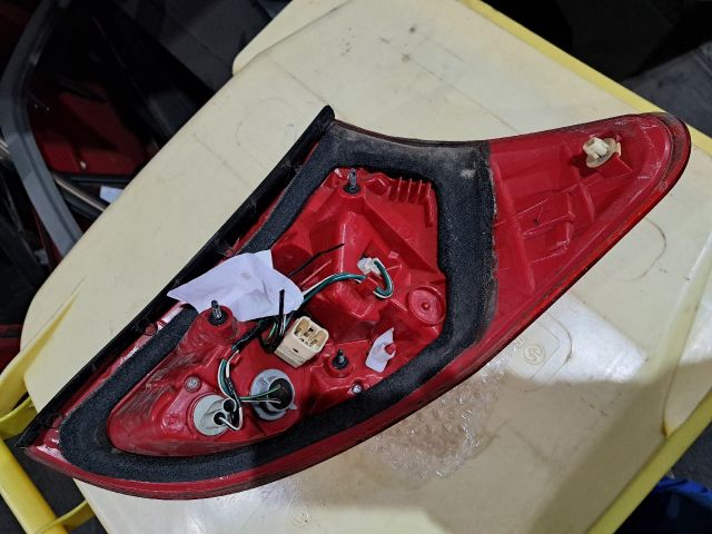 bontott TOYOTA RAV 4 Bal Hátsó Lámpa