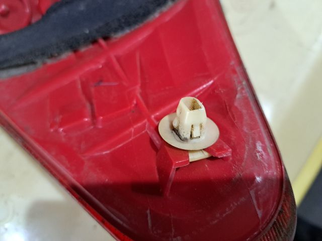 bontott TOYOTA RAV 4 Bal Hátsó Lámpa