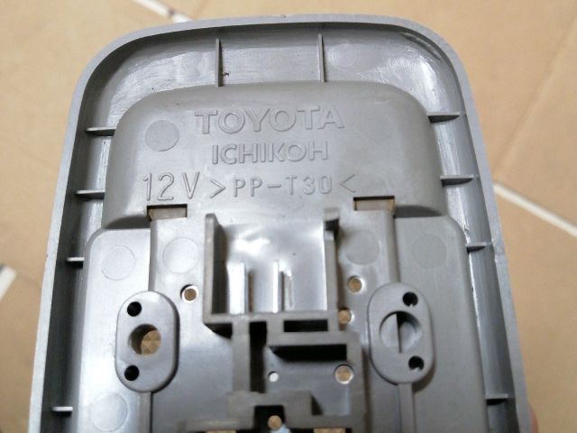 bontott TOYOTA RAV 4 Beltér Világítás Hátsó