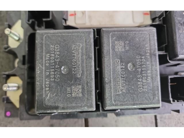 bontott TOYOTA RAV 4 Biztosítéktábla Csomagtér