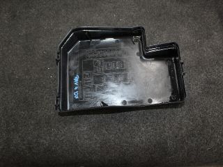 bontott TOYOTA RAV 4 Biztosítéktábla Fedél