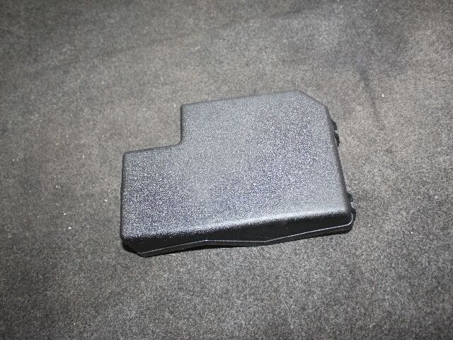 bontott TOYOTA RAV 4 Biztosítéktábla Fedél