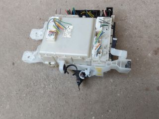 bontott TOYOTA RAV 4 Biztosítéktábla Utastér