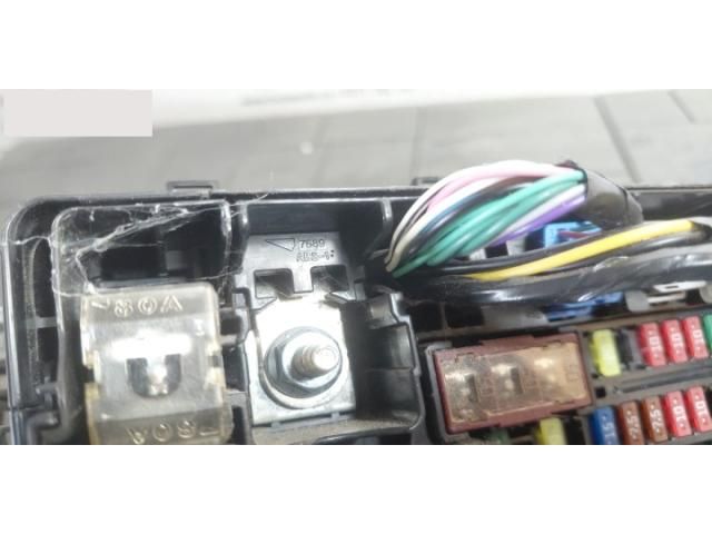 bontott TOYOTA RAV 4 Biztosítéktábla Utastér