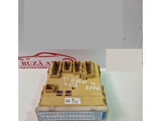 bontott TOYOTA RAV 4 Biztosítéktábla Utastér